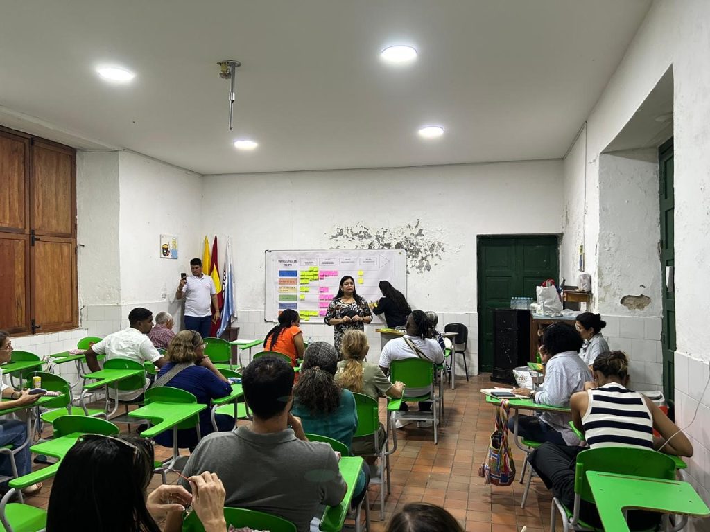 Taller 1 con comunidad, septiembre 27 de 2024. IE La Milagrosa